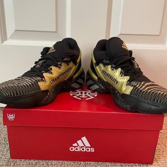 D.O.N. Issue 2 basketball 🏀 shoes by Adidas - Picture 3 of 8